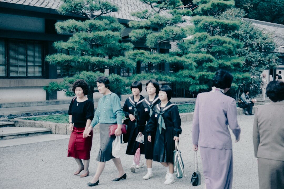 Jak się ubrać po 60-tce: porady stylizacyjne